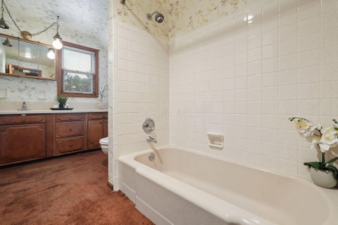 Tiny photo for 898 Plum Ridge, Columbus, OH 43213 (MLS # 226033978)
