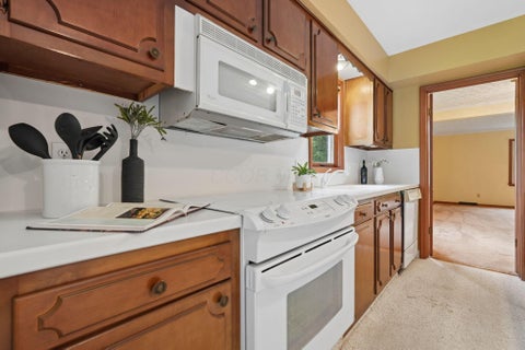 Tiny photo for 898 Plum Ridge, Columbus, OH 43213 (MLS # 226033978)