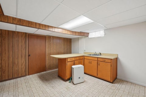 Tiny photo for 898 Plum Ridge, Columbus, OH 43213 (MLS # 226033978)
