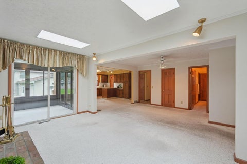 Tiny photo for 898 Plum Ridge, Columbus, OH 43213 (MLS # 226033978)