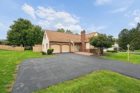 Tiny photo for 898 Plum Ridge, Columbus, OH 43213 (MLS # 226033978)