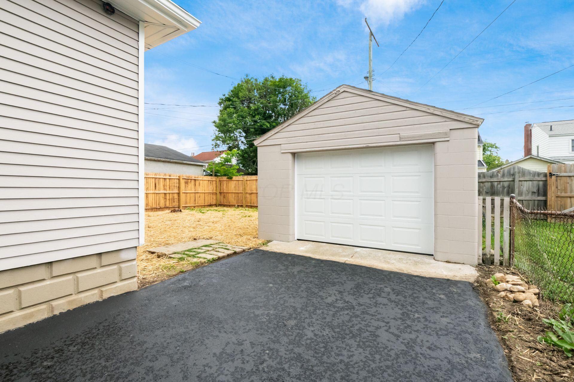 675 S Hague Avenue, Columbus, Ohio image 4