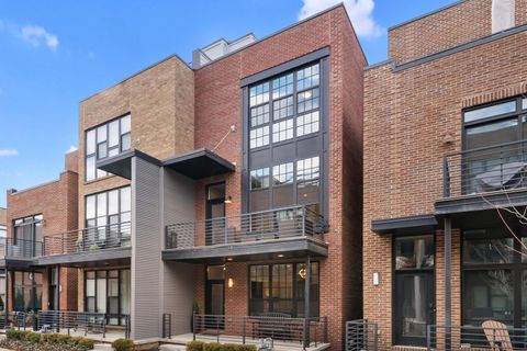 Photo of 281 Neruda Avenue, Columbus, OH 43215 (MLS # 226005976)