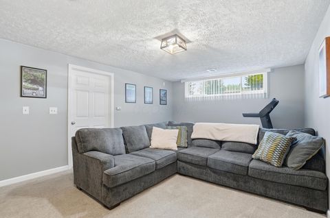 Tiny photo for 60 Savern Place, Columbus, OH 43230 (MLS # 226013028)