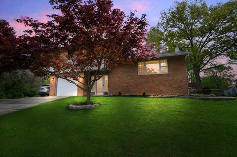 Tiny photo for 60 Savern Place, Columbus, OH 43230 (MLS # 226013028)