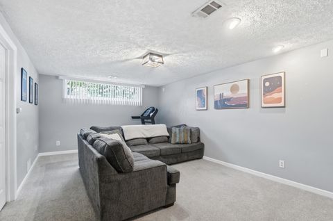 Tiny photo for 60 Savern Place, Columbus, OH 43230 (MLS # 226013028)