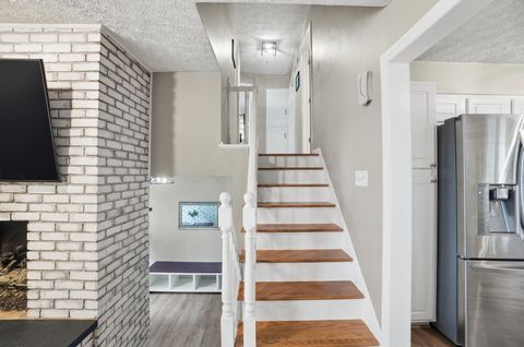 Tiny photo for 60 Savern Place, Columbus, OH 43230 (MLS # 226013028)