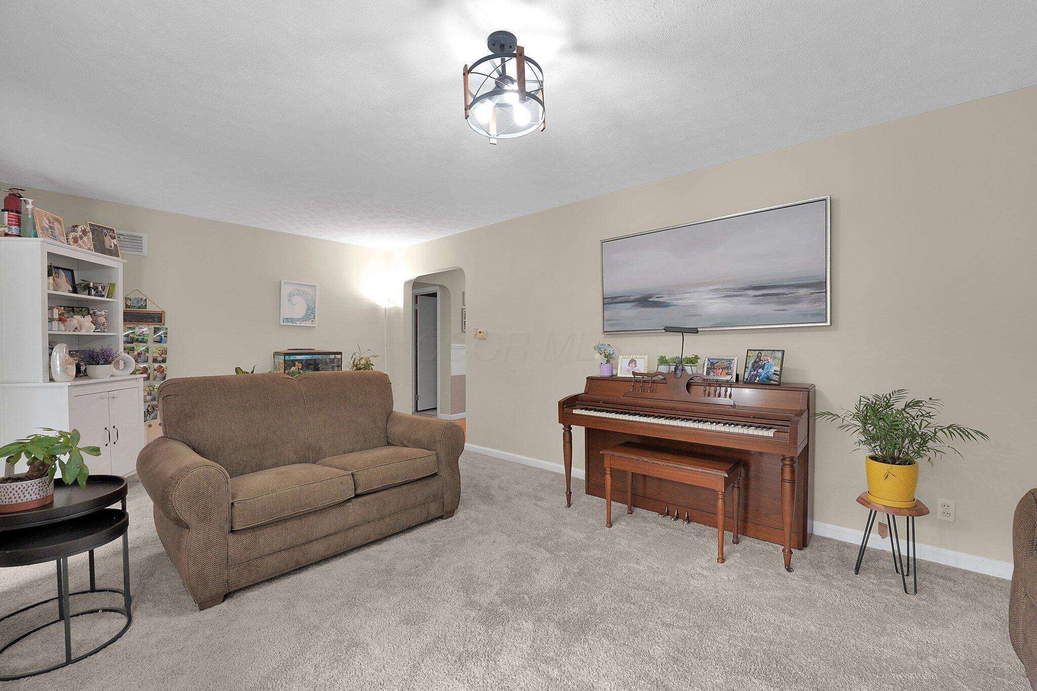1337 N High Street, Lancaster, Ohio image 5