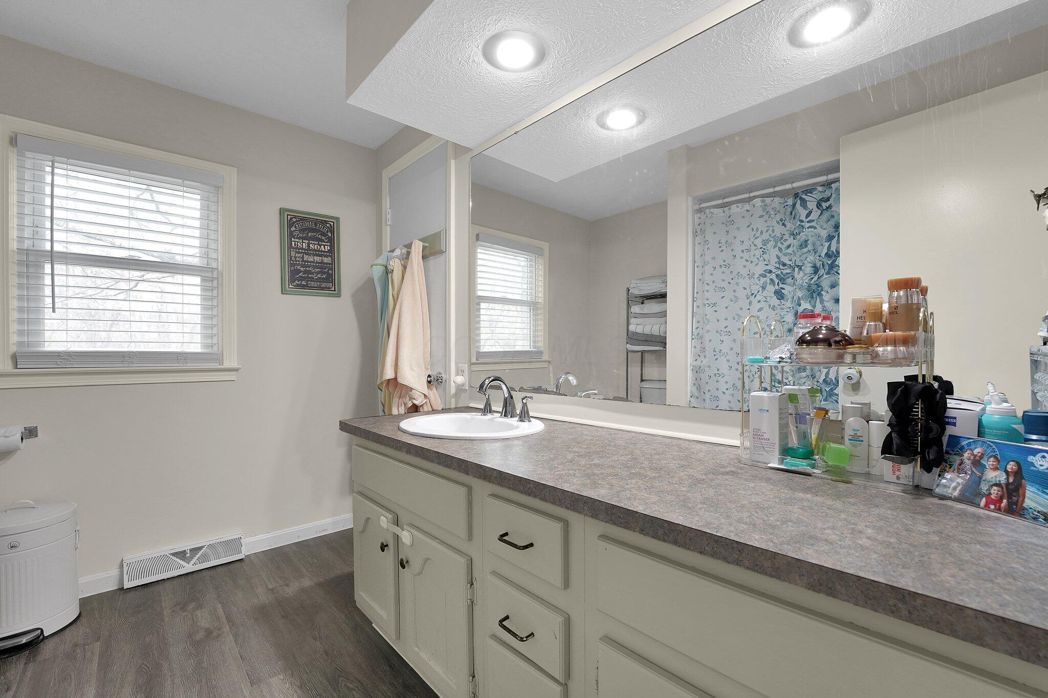 1337 N High Street, Lancaster, Ohio image 24
