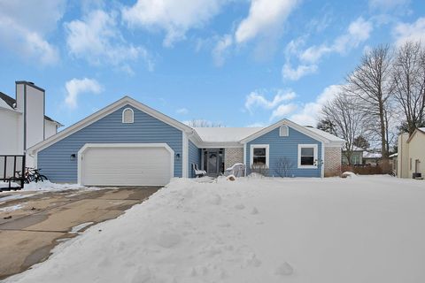Photo of 97 Crossing Place, Johnstown, OH 43031 (MLS # 226003453)