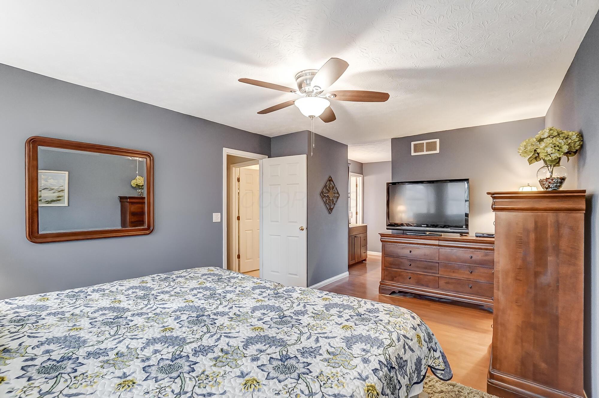 2300 Hartsdale Drive, Powell, Ohio image 24