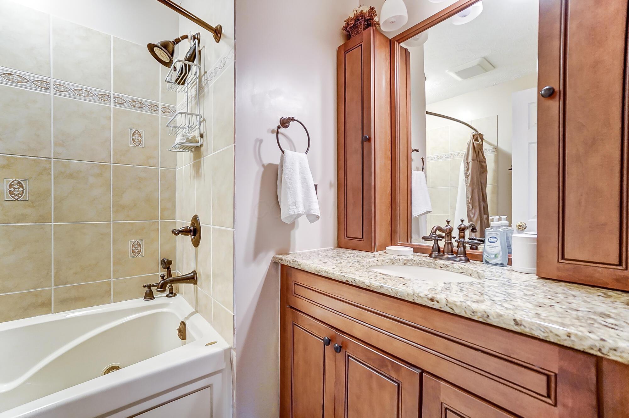 2300 Hartsdale Drive, Powell, Ohio image 31
