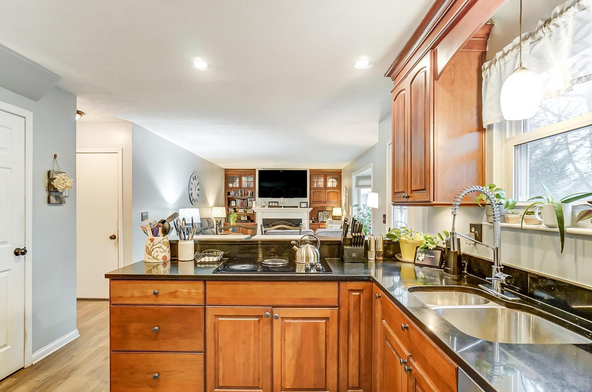 2300 Hartsdale Drive, Powell, Ohio image 13