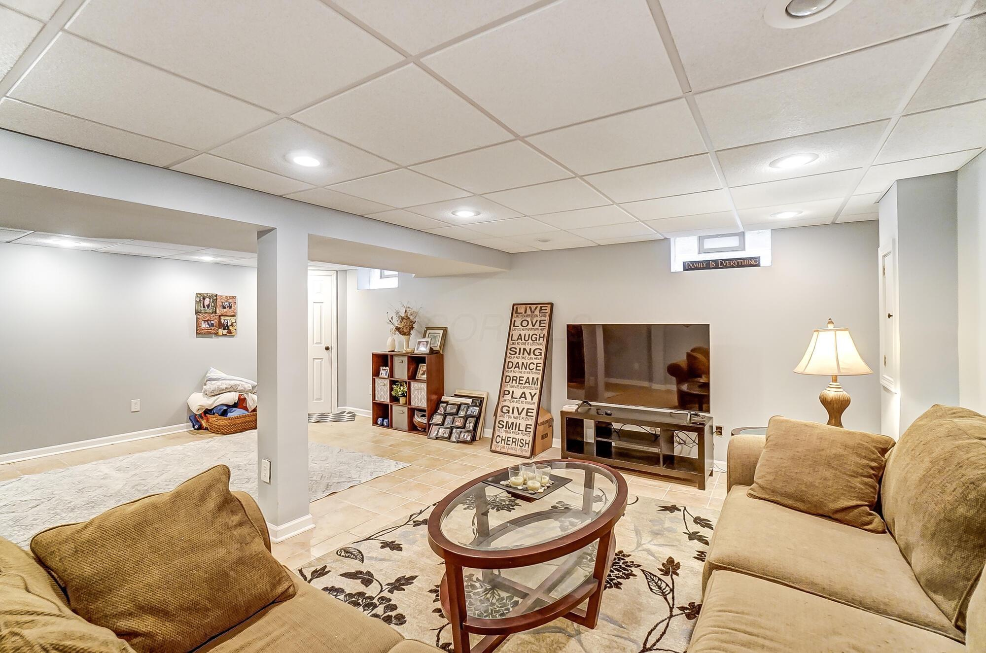 2300 Hartsdale Drive, Powell, Ohio image 38