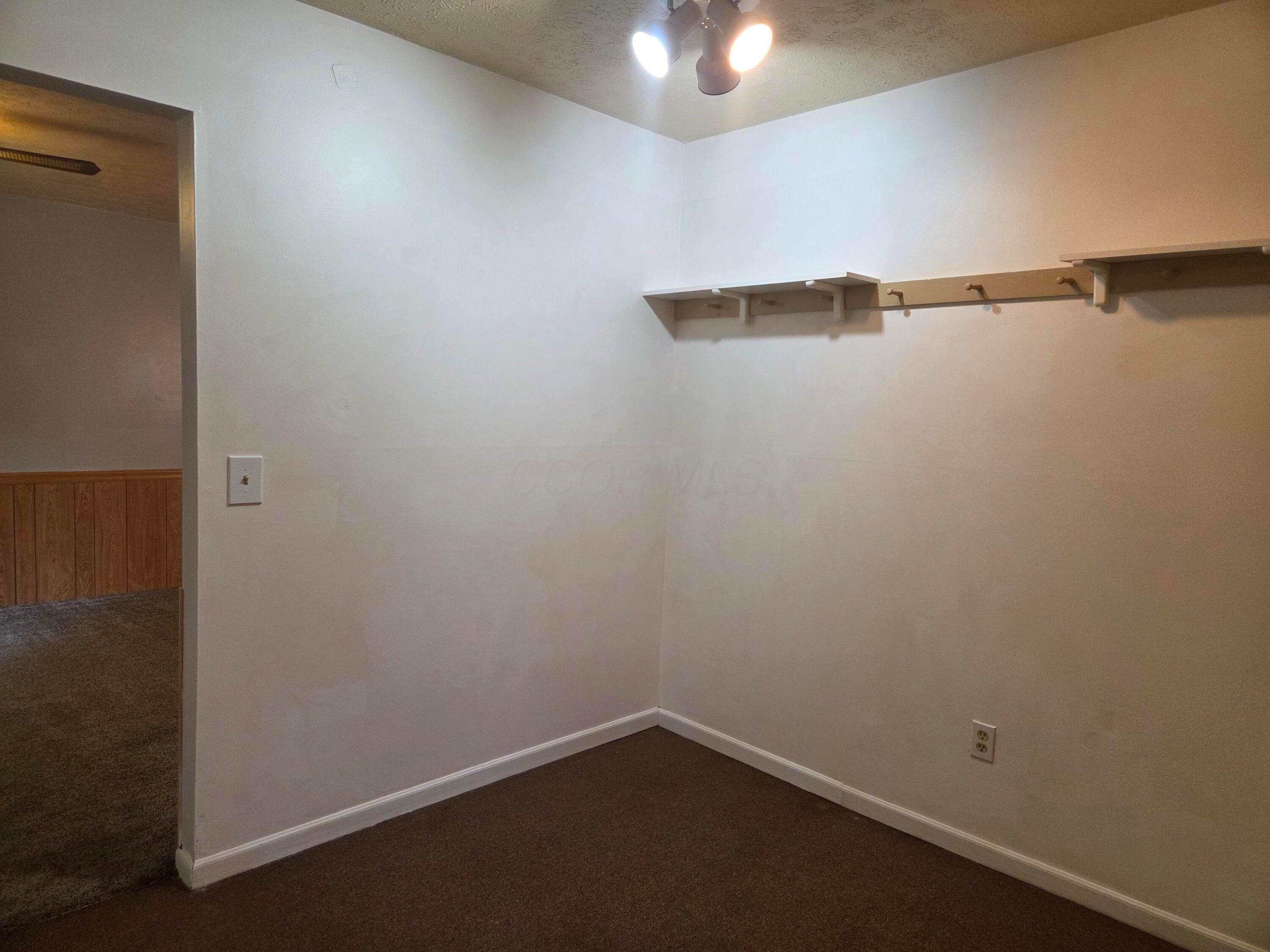 5842 Hallridge Circle #B, Columbus, Ohio image 9