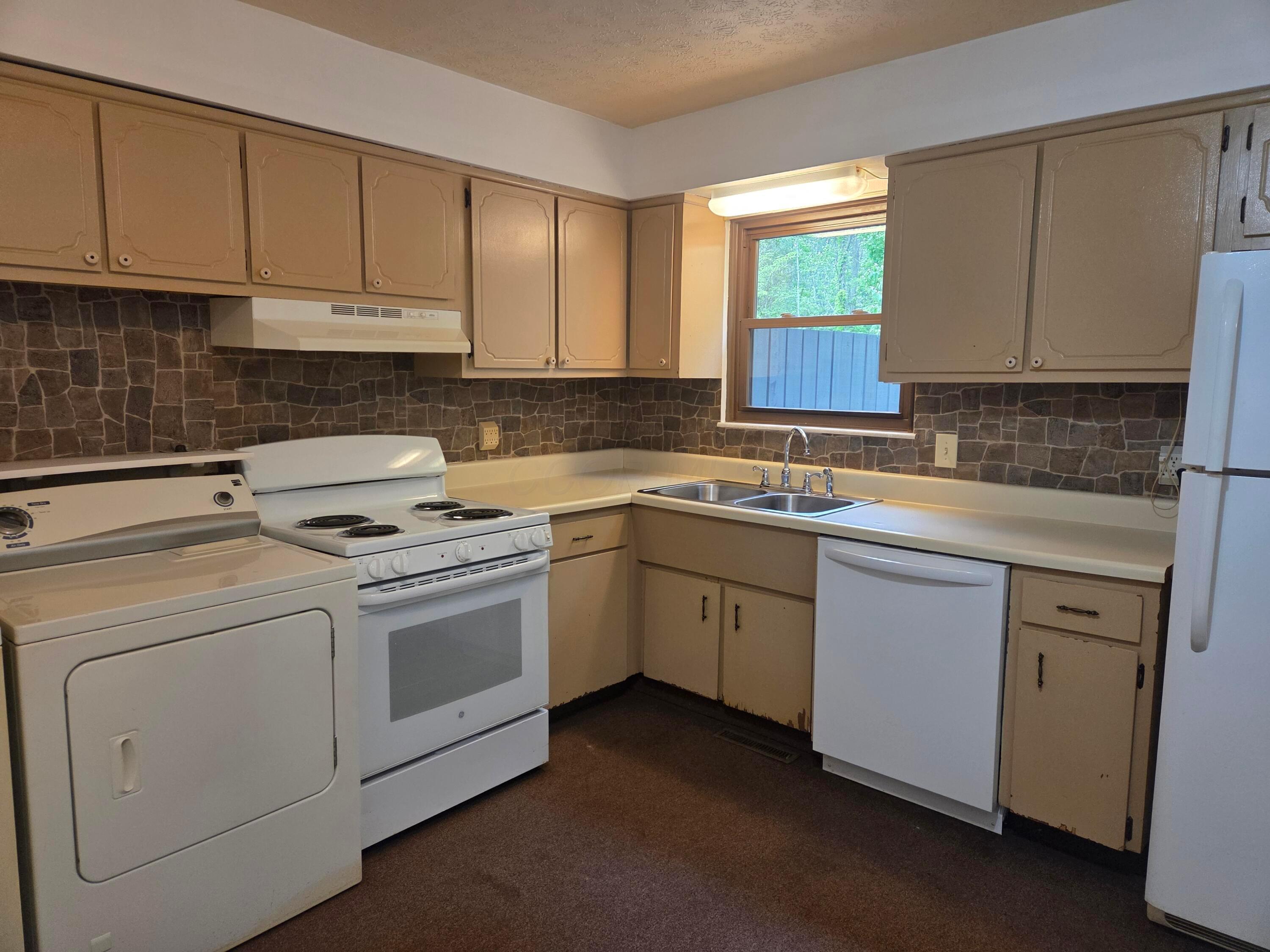 5842 Hallridge Circle #B, Columbus, Ohio image 8