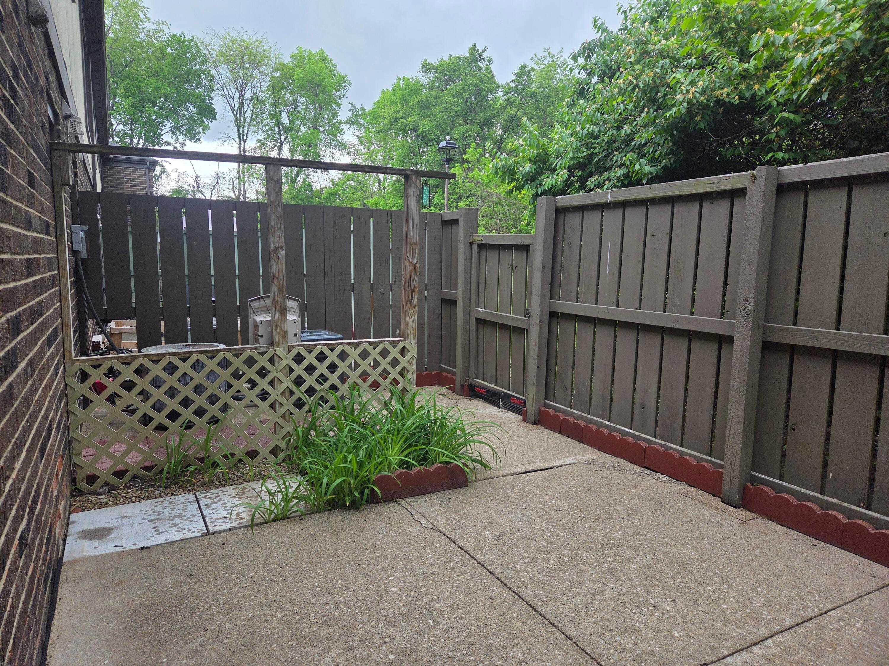 5842 Hallridge Circle #B, Columbus, Ohio image 20