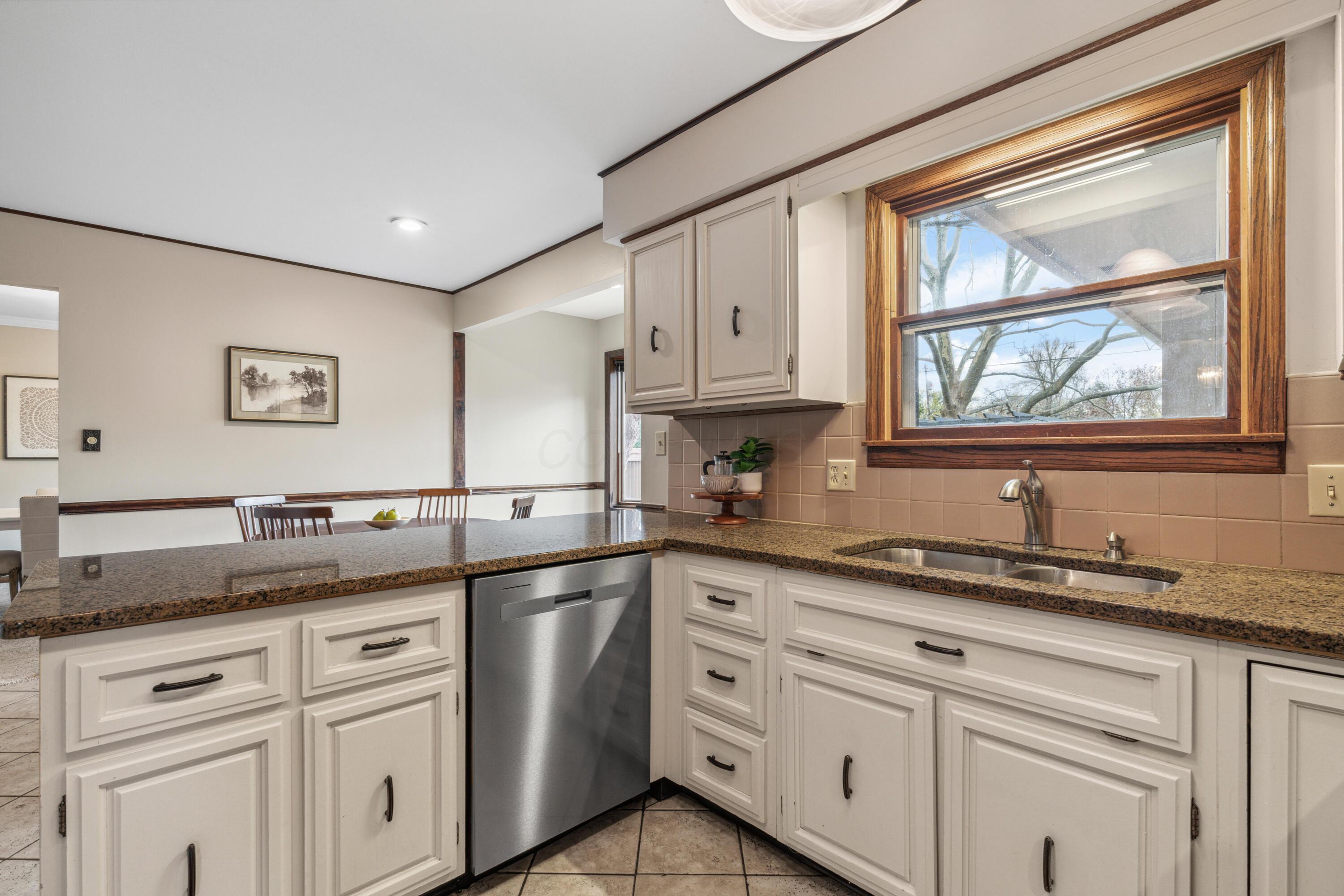 1541 Bridgeton Drive, Columbus, Ohio image 24