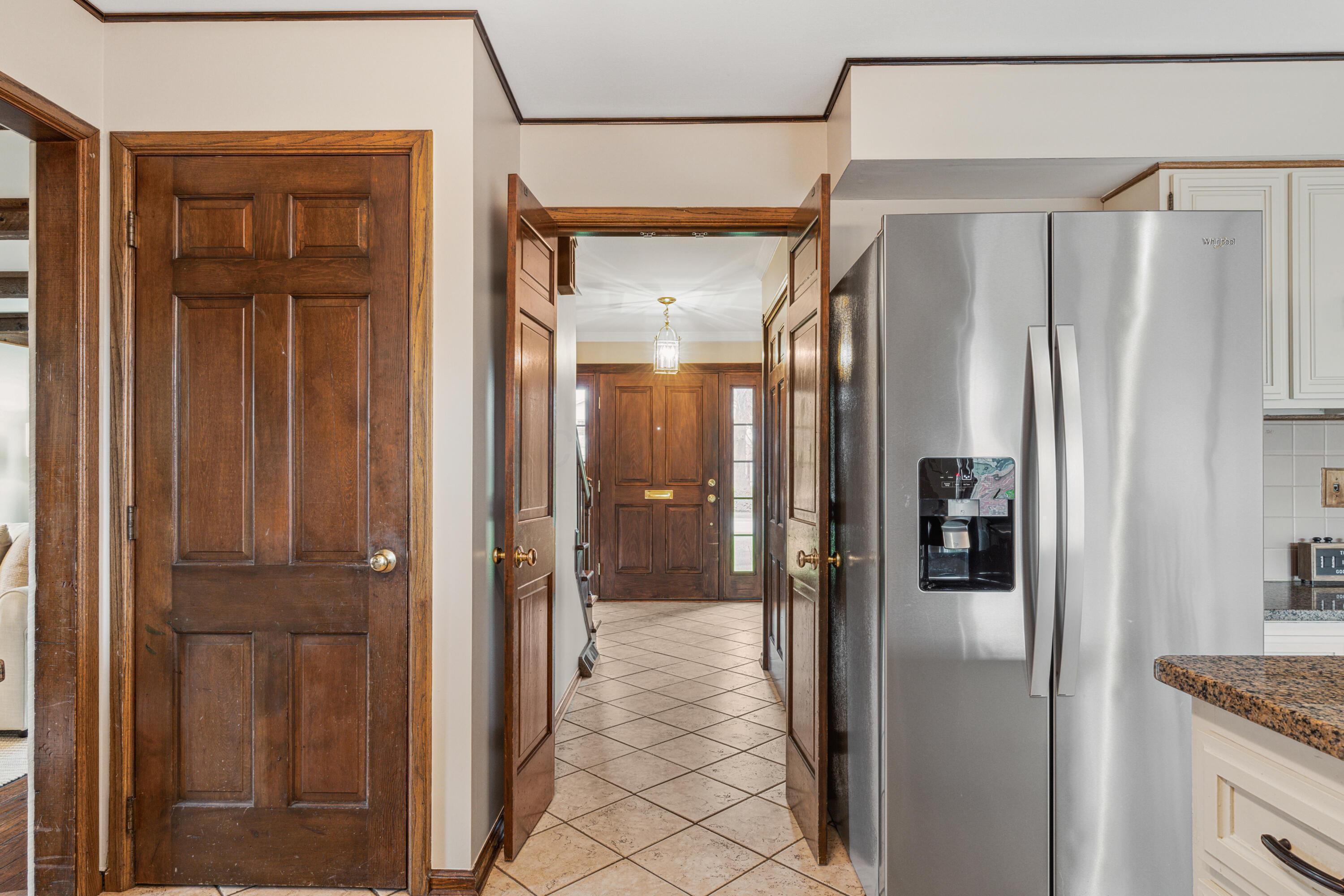 1541 Bridgeton Drive, Columbus, Ohio image 25