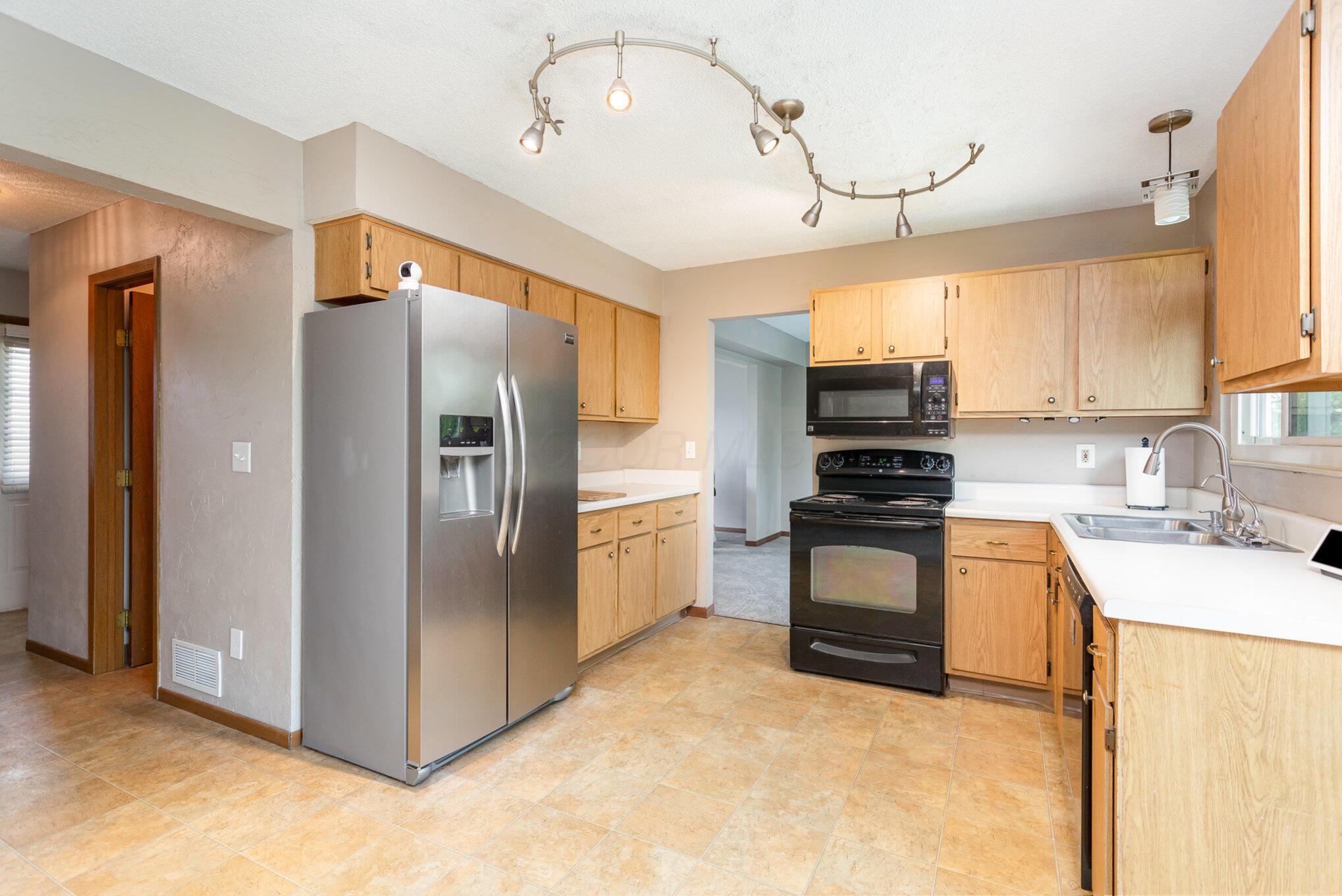 5151 Redlands Drive, Hilliard, Ohio image 11