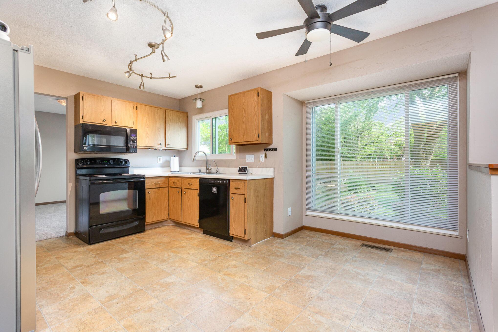 5151 Redlands Drive, Hilliard, Ohio image 12