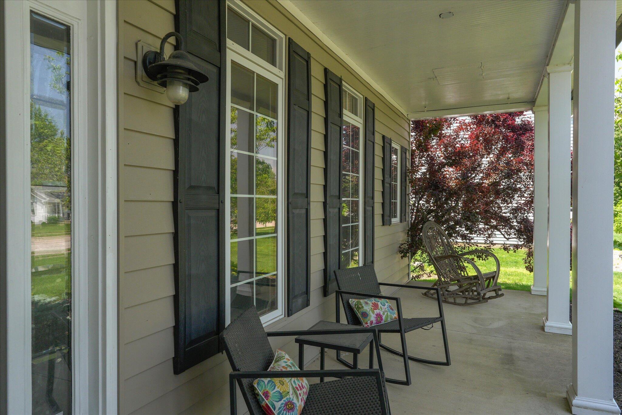 1035 Farmington Lane