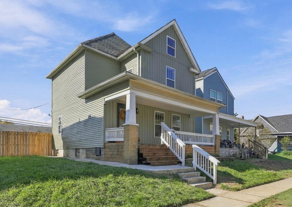 Photo of 53 N Harris Avenue, Columbus, OH 43204 (MLS # 226040106)