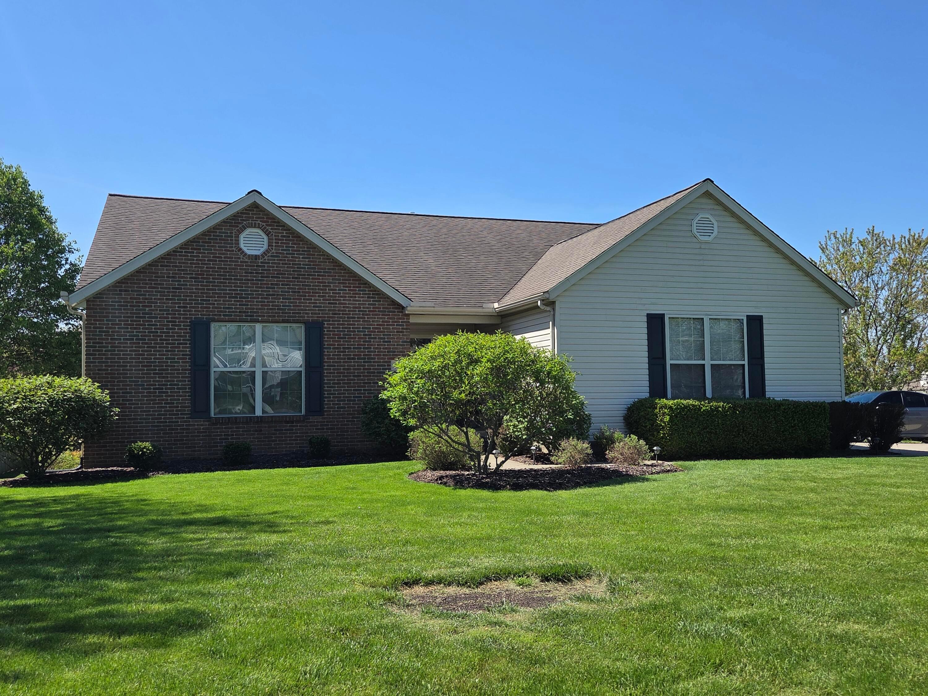 240 Jefferson Ridge Drive, Pataskala, Ohio image 1