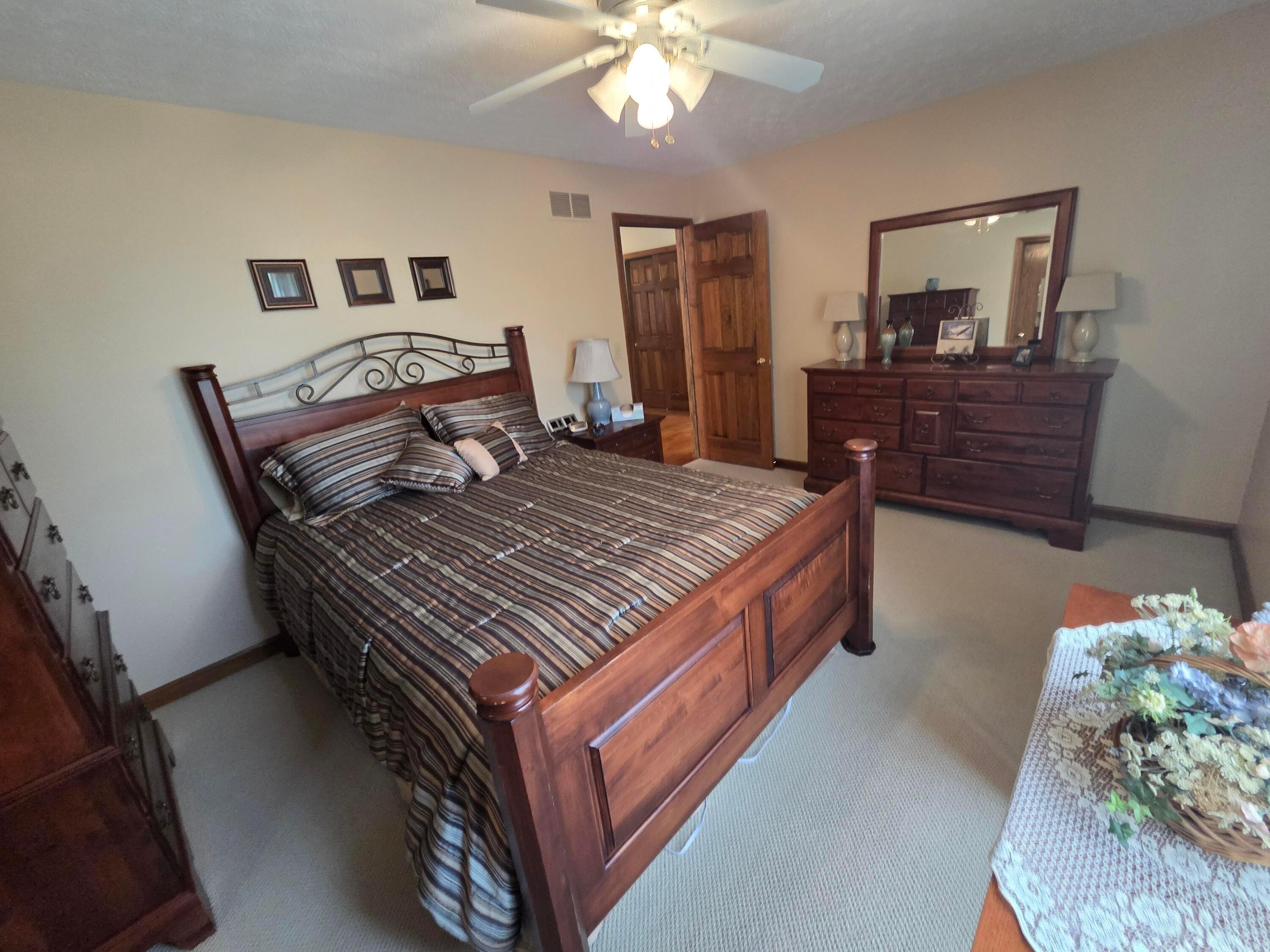 240 Jefferson Ridge Drive, Pataskala, Ohio image 12