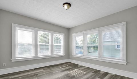 Tiny photo for 2316 Ontario Street, Columbus, OH 43211 (MLS # 225045104)