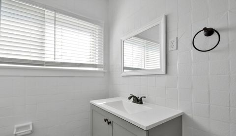 Tiny photo for 2316 Ontario Street, Columbus, OH 43211 (MLS # 225045104)