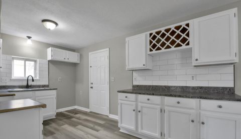 Tiny photo for 2316 Ontario Street, Columbus, OH 43211 (MLS # 225045104)