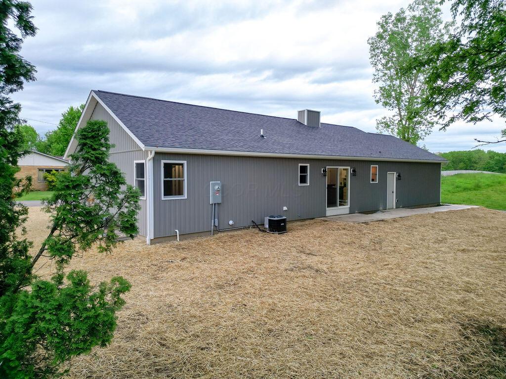 228 E Walnut Street, Danville, Ohio image 48