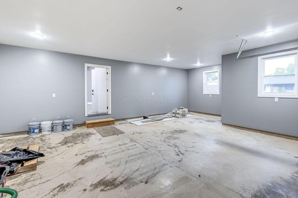 228 E Walnut Street, Danville, Ohio image 35