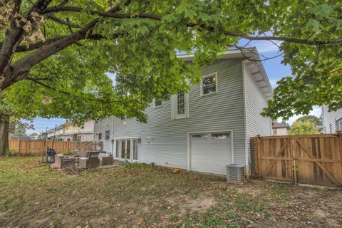 Tiny photo for 139 Fairfield Avenue, Newark, OH 43055 (MLS # 226039356)