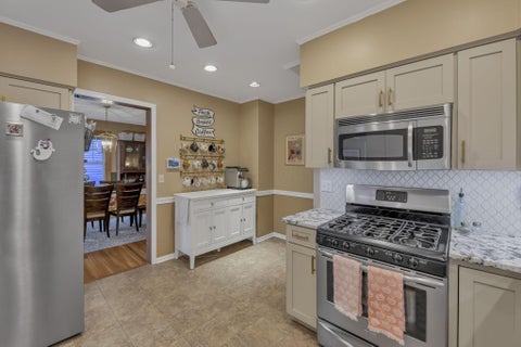 Tiny photo for 139 Fairfield Avenue, Newark, OH 43055 (MLS # 226039356)