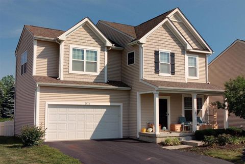 Photo of 2124 Tournament Way, Grove City, OH 43123 (MLS # 226008635)