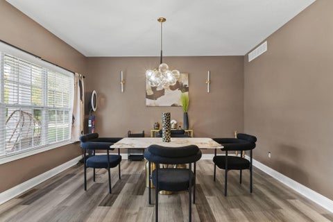 Tiny photo for 556 Kasons Way, Columbus, OH 43230 (MLS # 226036240)
