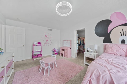 Tiny photo for 556 Kasons Way, Columbus, OH 43230 (MLS # 226036240)