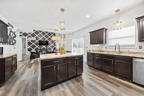 Tiny photo for 556 Kasons Way, Columbus, OH 43230 (MLS # 226036240)