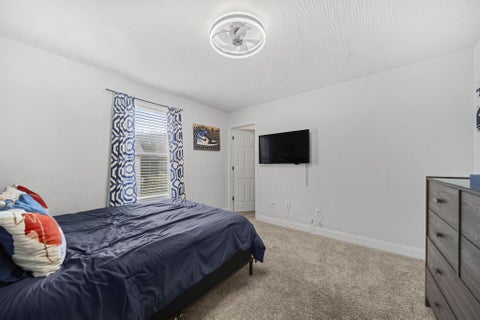 Tiny photo for 556 Kasons Way, Columbus, OH 43230 (MLS # 226036240)