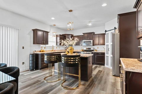 Tiny photo for 556 Kasons Way, Columbus, OH 43230 (MLS # 226036240)