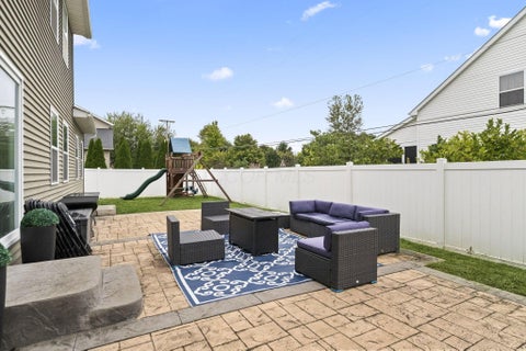 Tiny photo for 556 Kasons Way, Columbus, OH 43230 (MLS # 226036240)