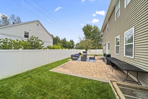 Tiny photo for 556 Kasons Way, Columbus, OH 43230 (MLS # 226036240)
