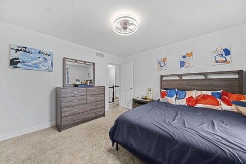 Tiny photo for 556 Kasons Way, Columbus, OH 43230 (MLS # 226036240)