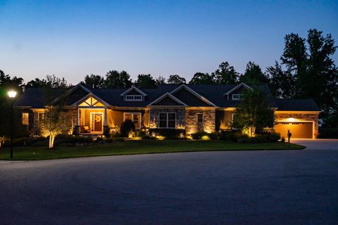 Photo of 277 Robin Place, Canal Winchester, OH 43110 (MLS # 226027976)