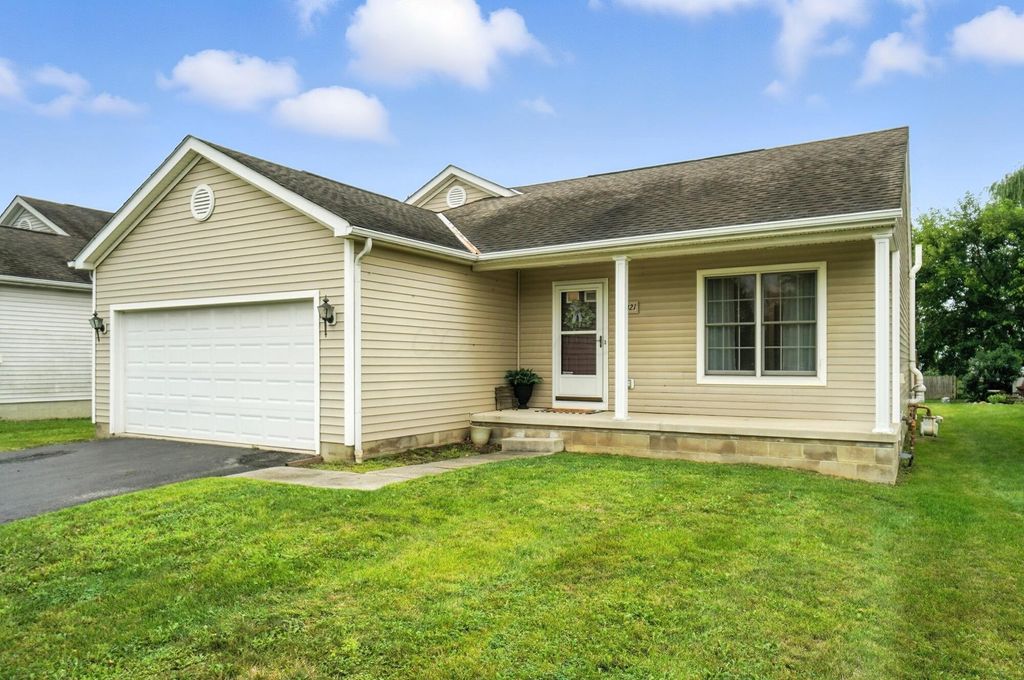 Photo of 2121 Staghorn Way, Grove City, OH 43123 (MLS # 226019823)