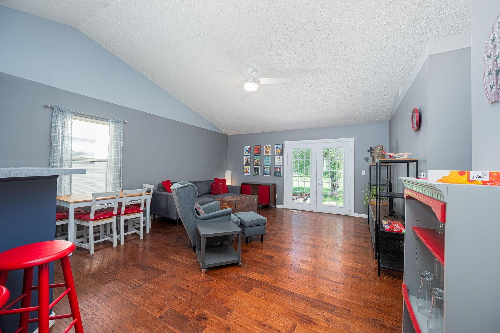 370 Chatterly Lane, Columbus, Ohio image 5