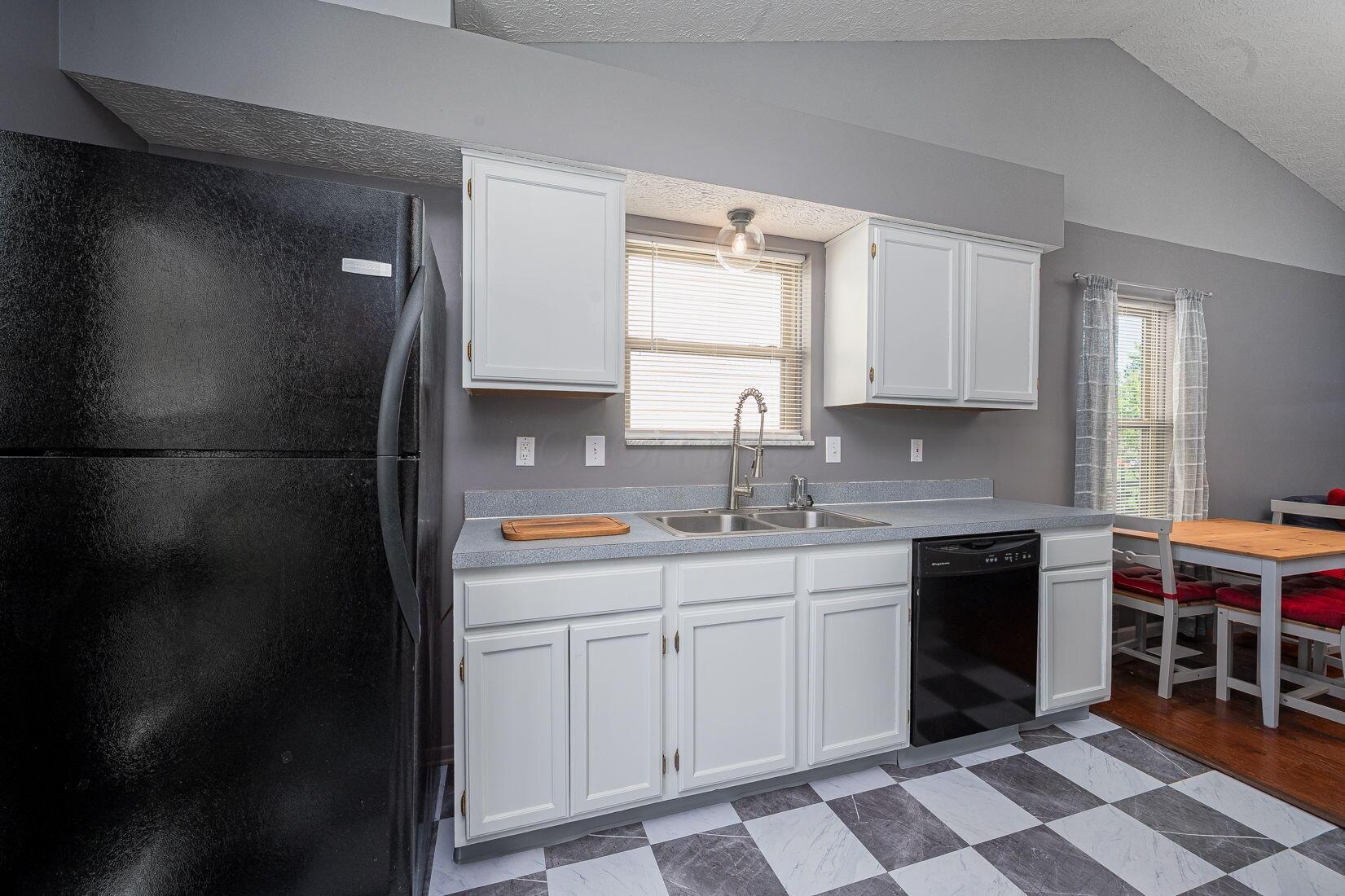 370 Chatterly Lane, Columbus, Ohio image 11