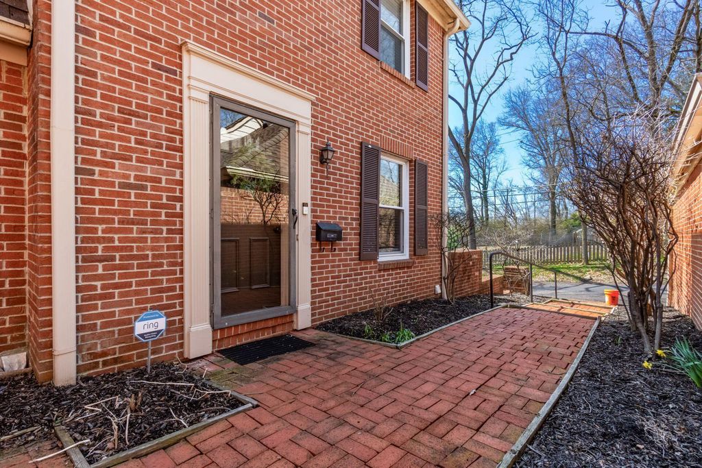 Photo of 5733 N High Street, Worthington, OH 43085 (MLS # 226010722)